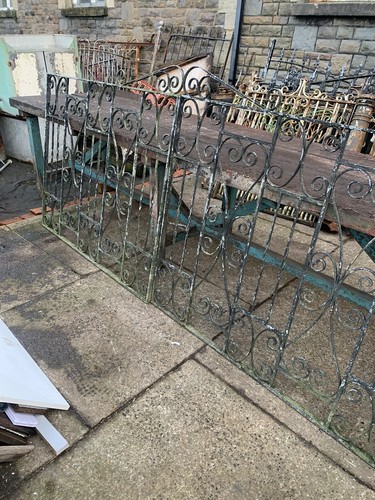 Pair galvanised driveway - galvanised,
