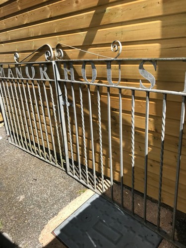 Large driveway bespoke - , manor