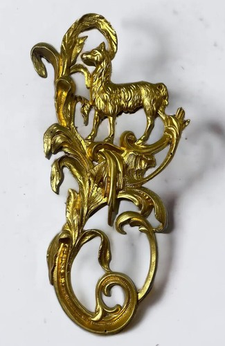Vintage metal gold lama wall - metal,