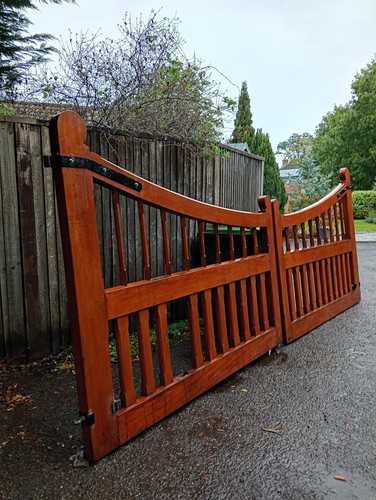 Oak driveway gates hardwood - oak,