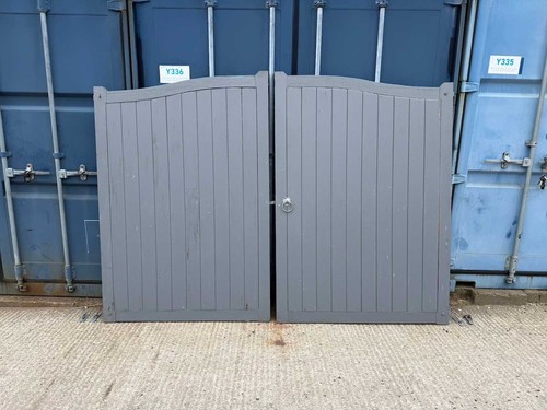 Used wooden drive way - used, gates