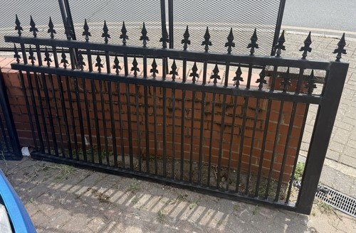 Wrought cast iron - , driveway