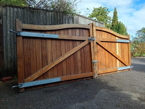 Driveway gates hardwood - hardwood,